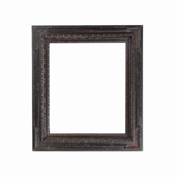 Cornice a cassetta sagomata in legno scolpito. Italia XVII secolo  - Asta Cornici antiche - Associazione Nazionale - Case d'Asta italiane