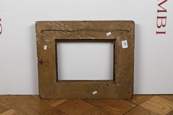 Cornice a cassetta in legno intagliato e dorato. Italia centrale XVIII secolo  - Asta Cornici antiche - Associazione Nazionale - Case d'Asta italiane