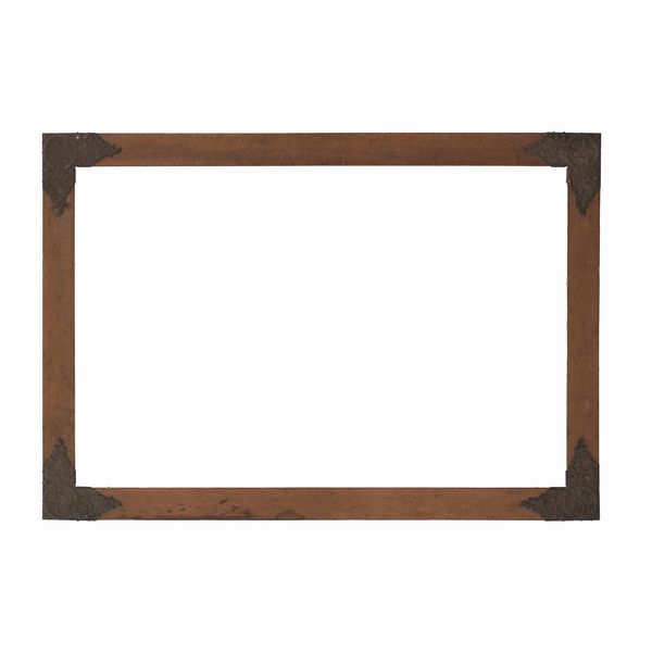 Cornice in legno naturale con angoli arricchiti da placche in metallo, XIX secolo  - Asta Cornici antiche - Associazione Nazionale - Case d'Asta italiane