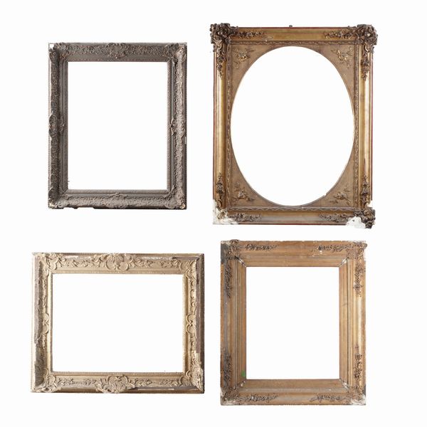 Quattro cornici in legno diverse  - Asta Cornici antiche - Associazione Nazionale - Case d'Asta italiane