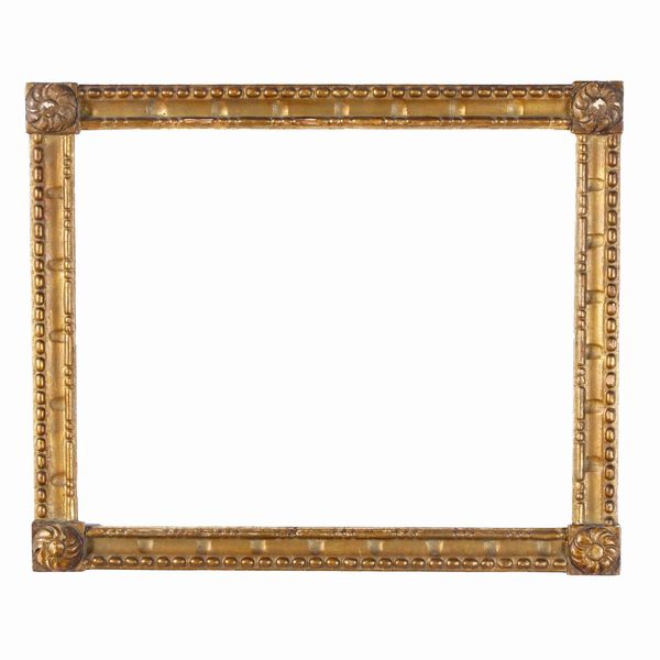 Cornice in legno intagliato e dorato. XVIII secolo  - Asta Cornici antiche - Associazione Nazionale - Case d'Asta italiane