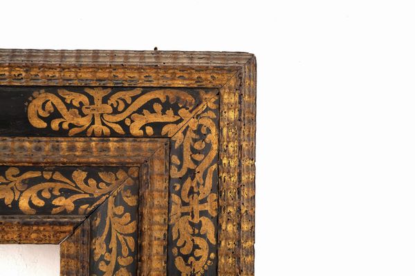 Cornice in legno ebanizzato e dorato. Lombardia XVIII secolo  - Asta Cornici antiche - Associazione Nazionale - Case d'Asta italiane