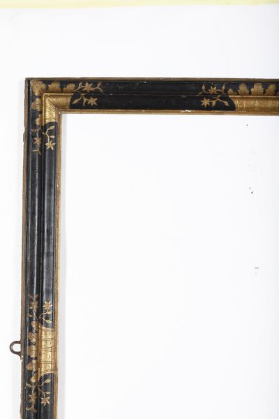 Cornice in legno ebanizzato e dorato. Piemonte XVII secolo  - Asta Cornici antiche - Associazione Nazionale - Case d'Asta italiane