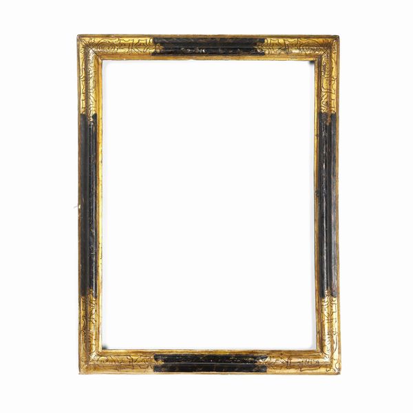 Cornice in legno laccato e dorato. Marche XVIII secolo  - Asta Cornici antiche - Associazione Nazionale - Case d'Asta italiane