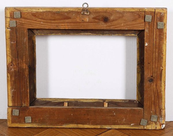 Cornice in legno intagliato e dorato. Italia centrale XVII secolo  - Asta Cornici antiche - Associazione Nazionale - Case d'Asta italiane