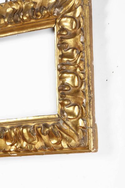 Cornice in legno intagliato e dorato. Italia centrale XVII secolo  - Asta Cornici antiche - Associazione Nazionale - Case d'Asta italiane