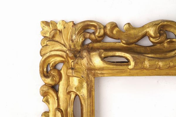 Cornice in legno intagliato e dorato. XIX secolo  - Asta Cornici antiche - Associazione Nazionale - Case d'Asta italiane