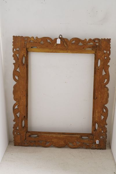 Cornice in legno intagliato e dorato. XIX secolo  - Asta Cornici antiche - Associazione Nazionale - Case d'Asta italiane