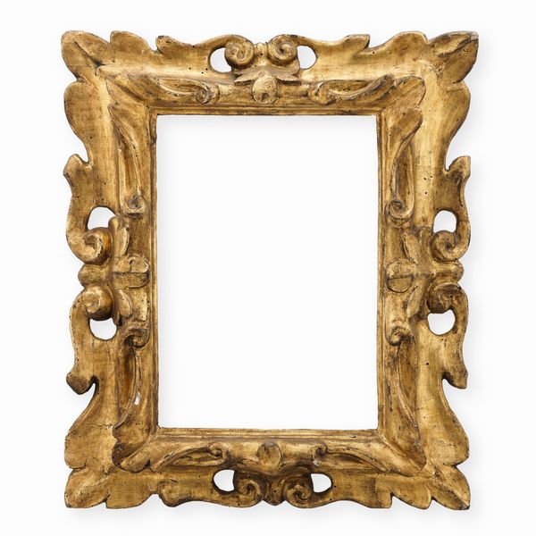 Cornice in legno intagliato e dorato a volute. Toscana inizi del XVII secolo  - Asta Cornici antiche - Associazione Nazionale - Case d'Asta italiane