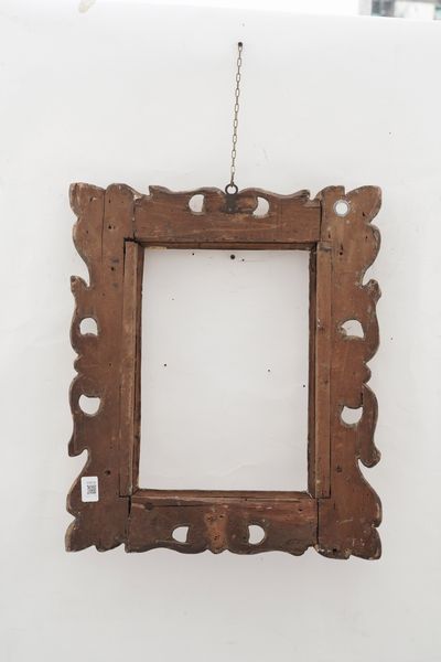 Cornice in legno intagliato e dorato a volute. Toscana inizi del XVII secolo  - Asta Cornici antiche - Associazione Nazionale - Case d'Asta italiane