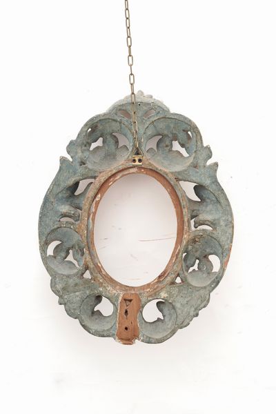 Cornice ovale in legno intagliato, dipinto e dorato. XVIII secolo  - Asta Cornici antiche - Associazione Nazionale - Case d'Asta italiane