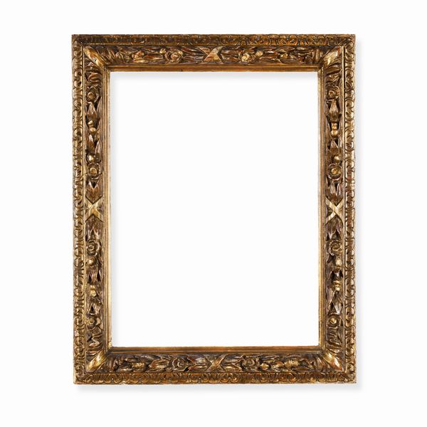 Cornice in legno intagliato e dorato. Centro Italia XVII secolo<BR>  - Asta Cornici antiche - Associazione Nazionale - Case d'Asta italiane