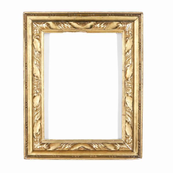 Cornice in legno intagliato e dorato. XIX secolo  - Asta Cornici antiche - Associazione Nazionale - Case d'Asta italiane