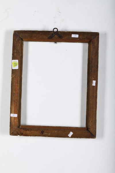 Cornice in legno intagliato e dorato, Italia centrale XVIII secolo  - Asta Cornici antiche - Associazione Nazionale - Case d'Asta italiane