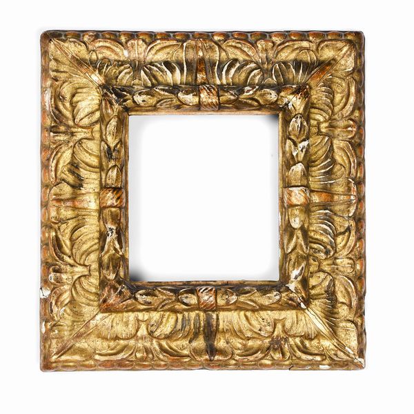 Cornice intagliata e dorata. Spagna (?) XVII- XVIII secolo  - Asta Cornici antiche - Associazione Nazionale - Case d'Asta italiane