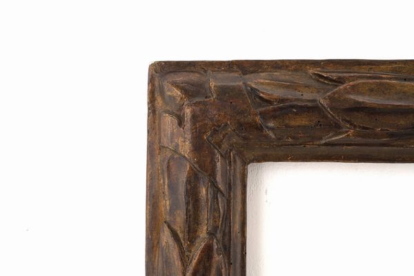 Cornice rettangolare in legno intagliato con tracce di doratura. XVIII secolo  - Asta Cornici antiche - Associazione Nazionale - Case d'Asta italiane