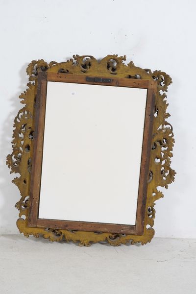 Grande cornice barocca in legno intagliato e dorato. XVII-XVIII secolo  - Asta Cornici antiche - Associazione Nazionale - Case d'Asta italiane