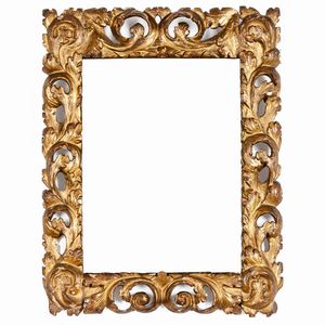 Cornice in legno intagliato e dorato. Italia centrale XVII secolo  - Asta Cornici antiche - Associazione Nazionale - Case d'Asta italiane