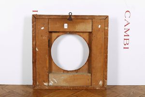Coppia di cornici quadrangolari in legno intagliato e dorato. Italia centrale XVII secolo  - Asta Cornici antiche - Associazione Nazionale - Case d'Asta italiane