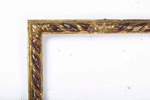 Cornice in legno intagliato, dipinto e dorato. Lombardia XVII secolo  - Asta Cornici antiche - Associazione Nazionale - Case d'Asta italiane