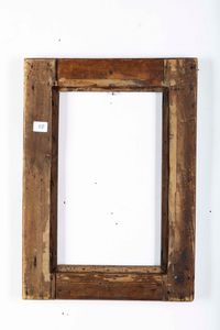 Cornice in noce scolpito. Veneto XVI secolo  - Asta Cornici antiche - Associazione Nazionale - Case d'Asta italiane