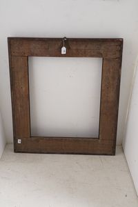 Cornice a cassetta in legno intagliato. Toscana, XVII secolo (?)  - Asta Cornici antiche - Associazione Nazionale - Case d'Asta italiane