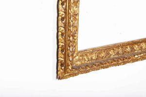Cornice in legno intagliato e dorato. Italia centrale, XVII secolo  - Asta Cornici antiche - Associazione Nazionale - Case d'Asta italiane