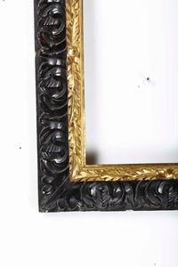 Cornice in legno intagliato, dipinto e dorato. Italia del Nord XVII secolo  - Asta Cornici antiche - Associazione Nazionale - Case d'Asta italiane