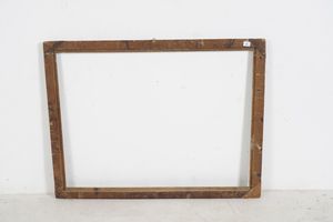 Cornice in legno intagliato e laccato con profili e dettagli dorati. Nord Italia, XVIII secolo  - Asta Cornici antiche - Associazione Nazionale - Case d'Asta italiane