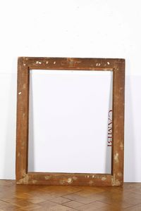 Coppia di cornici in legno intagliato e dorato. Italia centrale XVIII secolo  - Asta Cornici antiche - Associazione Nazionale - Case d'Asta italiane