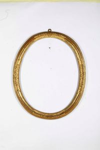 Coppia di cornici intagliate e dorate. Nord Italia XVIII secolo  - Asta Cornici antiche - Associazione Nazionale - Case d'Asta italiane