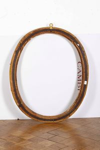 Coppia di cornici intagliate e dorate. Nord Italia XVIII secolo  - Asta Cornici antiche - Associazione Nazionale - Case d'Asta italiane