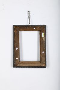 Cornice in legno dipinto e dorato con sagoma a vassoio chiuso. Bologna XVII-XVIII secolo  - Asta Cornici antiche - Associazione Nazionale - Case d'Asta italiane