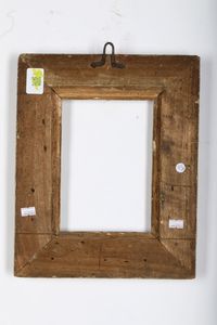 Importante cornice in legno intagliato e dorato. Italia Centrale XVIII secolo  - Asta Cornici antiche - Associazione Nazionale - Case d'Asta italiane