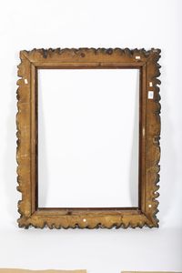 Cornice in stile antico dorata. XX secolo  - Asta Cornici antiche - Associazione Nazionale - Case d'Asta italiane