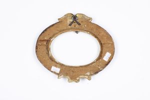 Cornice in legno intagliato, dorato con profili ebanizzati. Italia centrale XVII-XVIII secolo  - Asta Cornici antiche - Associazione Nazionale - Case d'Asta italiane