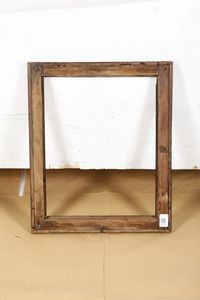 Cornice in legno di noce naturale. XVIII secolo  - Asta Cornici antiche - Associazione Nazionale - Case d'Asta italiane