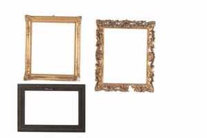 Cinque cornici diverse in legno intagliato  - Asta Cornici antiche - Associazione Nazionale - Case d'Asta italiane