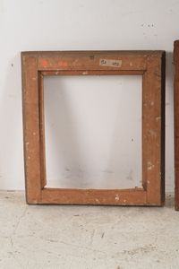 Due cornici diverse in legno dorato  - Asta Cornici antiche - Associazione Nazionale - Case d'Asta italiane