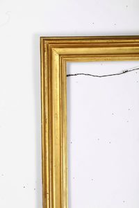 Cornice a sagoma Salvator Rosa in legno intagliato e dorato. Italia centrale (Roma?) XVIII secolo  - Asta Cornici antiche - Associazione Nazionale - Case d'Asta italiane