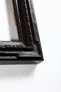 Cornice a cassetta sagomata in legno scolpito. Italia XVII secolo  - Asta Cornici antiche - Associazione Nazionale - Case d'Asta italiane