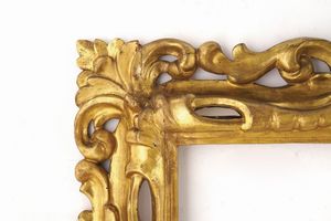 Cornice in legno intagliato e dorato. XIX secolo  - Asta Cornici antiche - Associazione Nazionale - Case d'Asta italiane