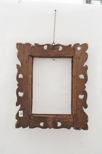 Cornice in legno intagliato e dorato a volute. Toscana inizi del XVII secolo  - Asta Cornici antiche - Associazione Nazionale - Case d'Asta italiane