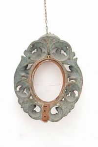 Cornice ovale in legno intagliato, dipinto e dorato. XVIII secolo  - Asta Cornici antiche - Associazione Nazionale - Case d'Asta italiane