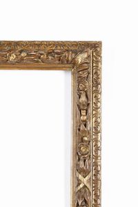 Cornice in legno intagliato e dorato. Centro Italia XVII secolo<BR>  - Asta Cornici antiche - Associazione Nazionale - Case d'Asta italiane