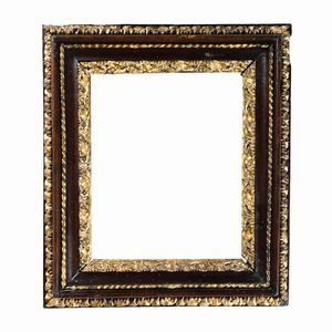 Cornice a sagoma Salvator Rosa in legno di noce e legno dorato. Roma XVIII secolo  - Asta Cornici antiche - Associazione Nazionale - Case d'Asta italiane