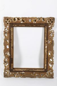 Cornice in legno intagliato e dorato, XIX secolo  - Asta Cornici antiche - Associazione Nazionale - Case d'Asta italiane