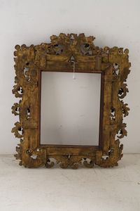 Cornice in legno intagliato e dorato. Italia XVIII-XIX secolo  - Asta Cornici antiche - Associazione Nazionale - Case d'Asta italiane
