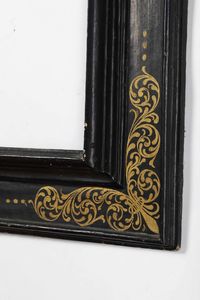 Cornice a cassetta in legno ebanizzato e dorato. Toscana XVII secolo  - Asta Cornici antiche - Associazione Nazionale - Case d'Asta italiane