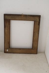 Cornice a cassetta in legno ebanizzato con decori in oro. Toscana, XVI-XVII secolo  - Asta Cornici antiche - Associazione Nazionale - Case d'Asta italiane